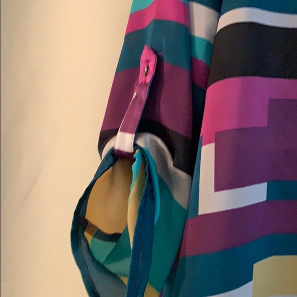 APD 9 geometric 3/4 sleeve blouse 100% polyester - Picture 3 of 4